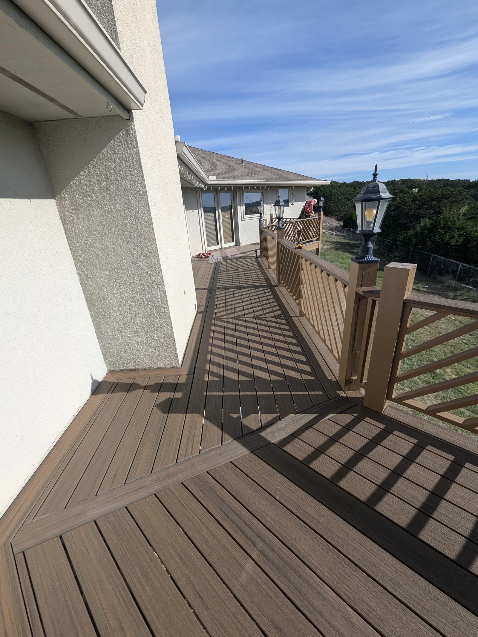 Trex Enhance deck surface with picture-frame border