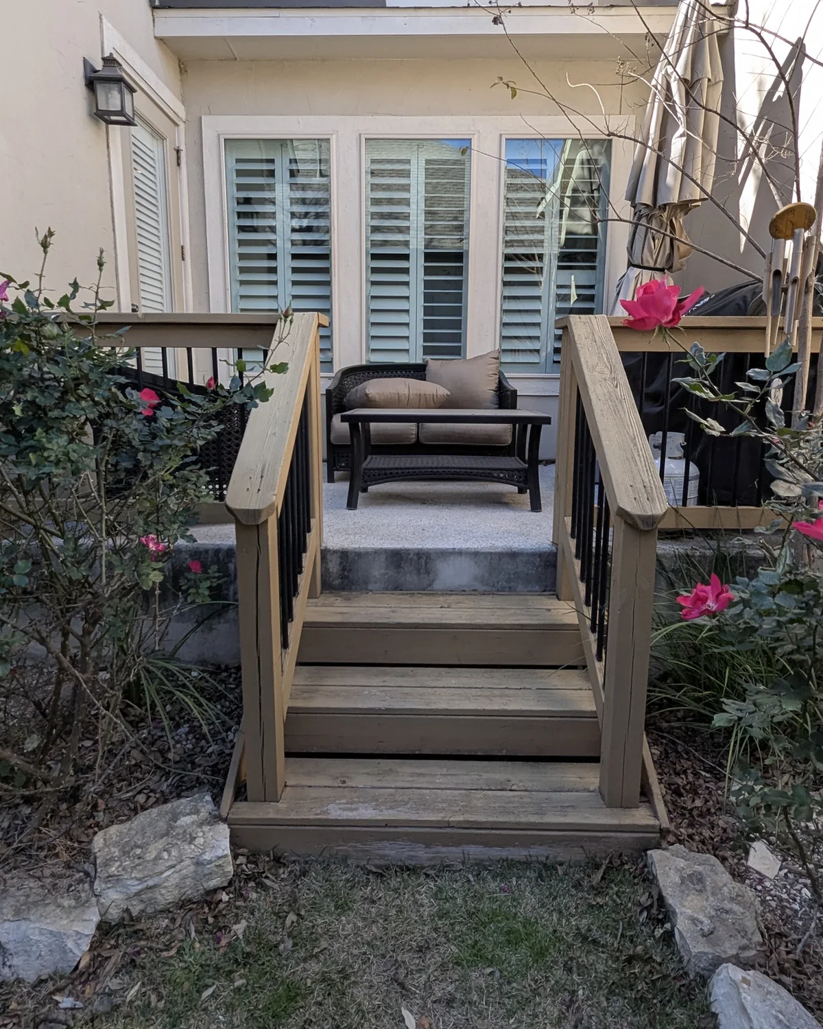Back stairs before the Carter Scenic Oaks Trex rebuild